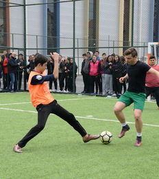 Kahraman 9 ve 10’lardan Futbol Turnuvası   